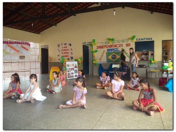 Escola João de Sousa Comemora o dia da Independência, do folclore e do estudante. - Imagem 39