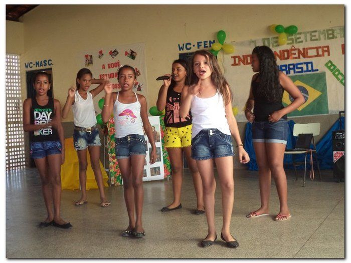Escola João de Sousa Comemora o dia da Independência, do folclore e do estudante. - Imagem 46