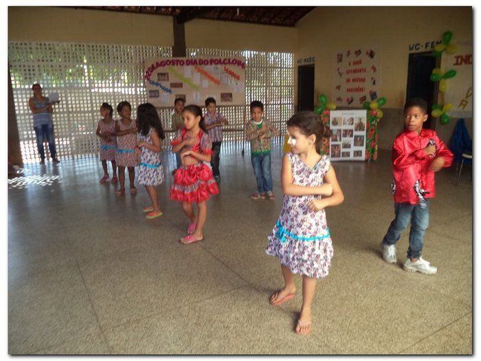 Escola João de Sousa Comemora o dia da Independência, do folclore e do estudante. - Imagem 24