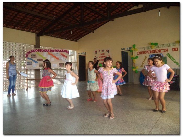 Escola João de Sousa Comemora o dia da Independência, do folclore e do estudante. - Imagem 41