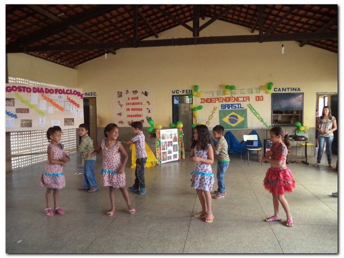 Escola João de Sousa Comemora o dia da Independência, do folclore e do estudante. - Imagem 21