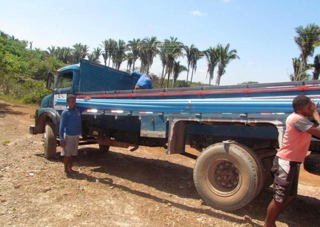 Prefeitura de Barras: “Água para quem precisa”. Mais de 30 localidades são beneficiadas. - Imagem 1