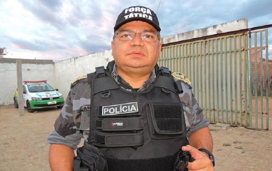 Homens do BOPE/RONE realizam operação policial em Pedro II