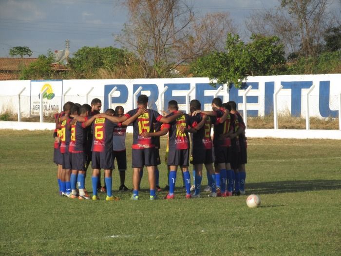 Em Amistoso o time do Coordenador de esporte Luiz vence o time da Casa das Mangueiras  - Imagem 10