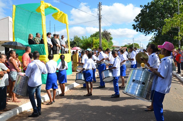 Depois de Muitos Anos Prefeitura Volta a Realizar Desfile Cívico Escolar - Imagem 173