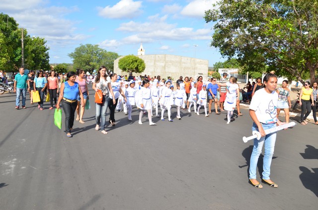 Depois de Muitos Anos Prefeitura Volta a Realizar Desfile Cívico Escolar - Imagem 103