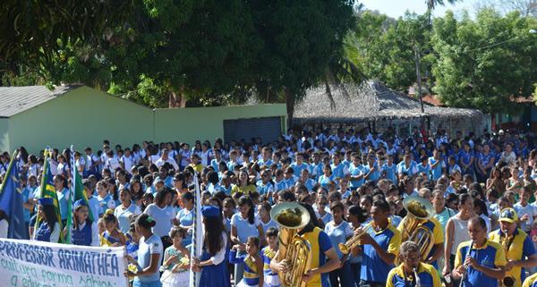 Prefeito e convidados participam do desfile de 7 de Setembro - Imagem 1