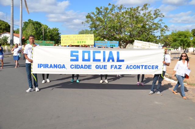 Depois de Muitos Anos Prefeitura Volta a Realizar Desfile Cívico Escolar - Imagem 138