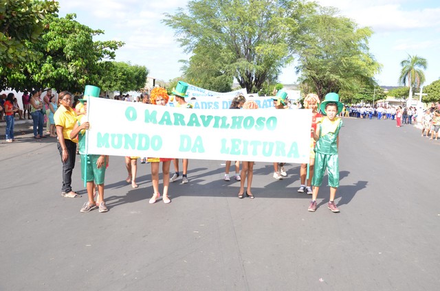 Depois de Muitos Anos Prefeitura Volta a Realizar Desfile Cívico Escolar - Imagem 59