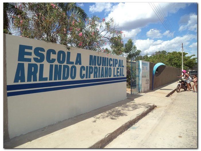 Dr. Moura faz reforma completa na Escola Arlindo Cipriano Leal - Imagem 2