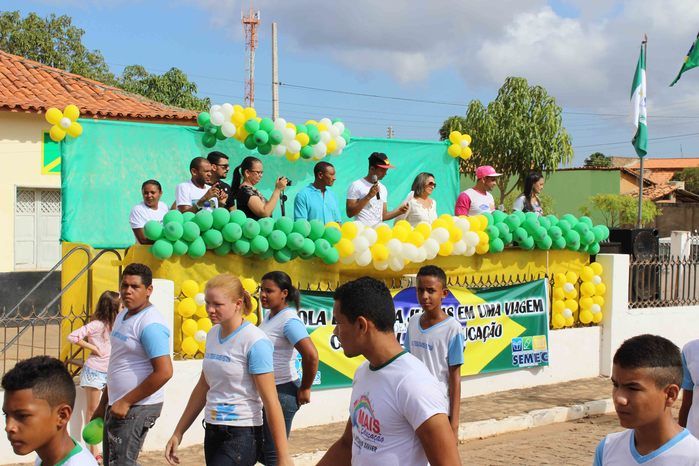 Desfile cívico de 7 de setembro reúne alunos e familiares e a comunidade em geral - Imagem 192