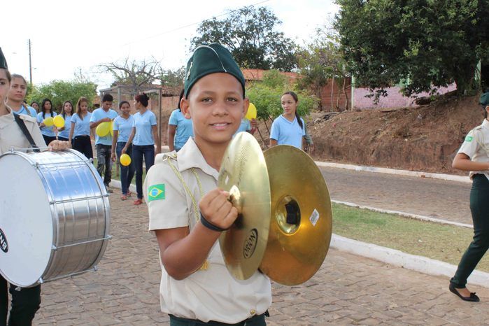 Desfile cívico de 7 de setembro reúne alunos e familiares e a comunidade em geral - Imagem 131