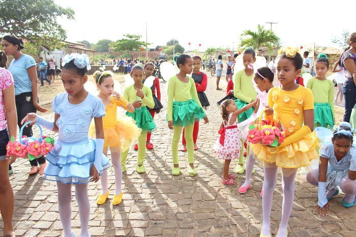 Desfile cívico de 7 de setembro reúne alunos e familiares e a comunidade em geral - Imagem 3