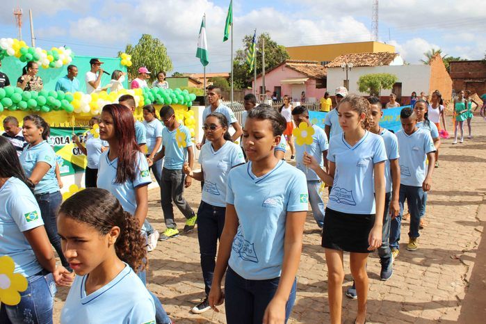 Desfile cívico de 7 de setembro reúne alunos e familiares e a comunidade em geral - Imagem 201