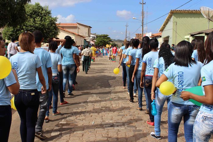 Desfile cívico de 7 de setembro reúne alunos e familiares e a comunidade em geral - Imagem 189