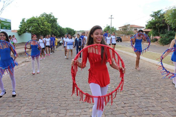 Desfile cívico de 7 de setembro reúne alunos e familiares e a comunidade em geral - Imagem 120