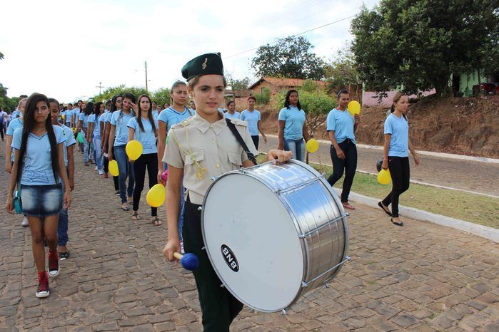 Desfile cívico de 7 de setembro reúne alunos e familiares e a comunidade em geral - Imagem 132