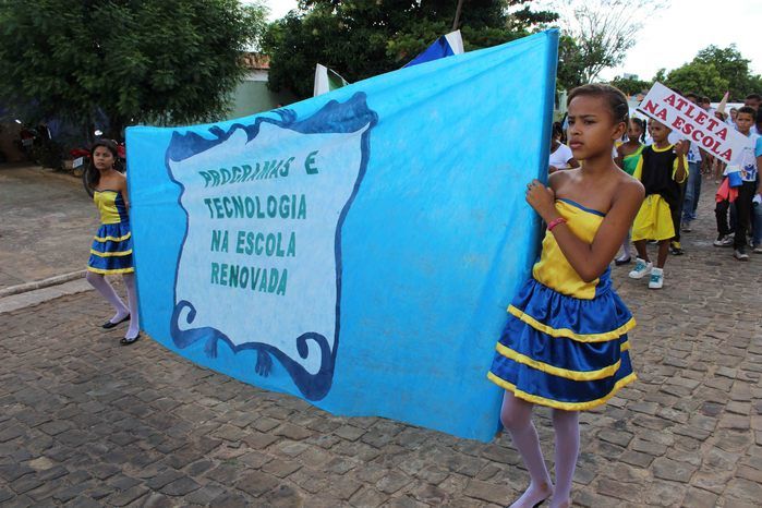 Desfile cívico de 7 de setembro reúne alunos e familiares e a comunidade em geral - Imagem 84