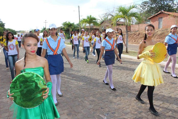 Desfile cívico de 7 de setembro reúne alunos e familiares e a comunidade em geral - Imagem 75