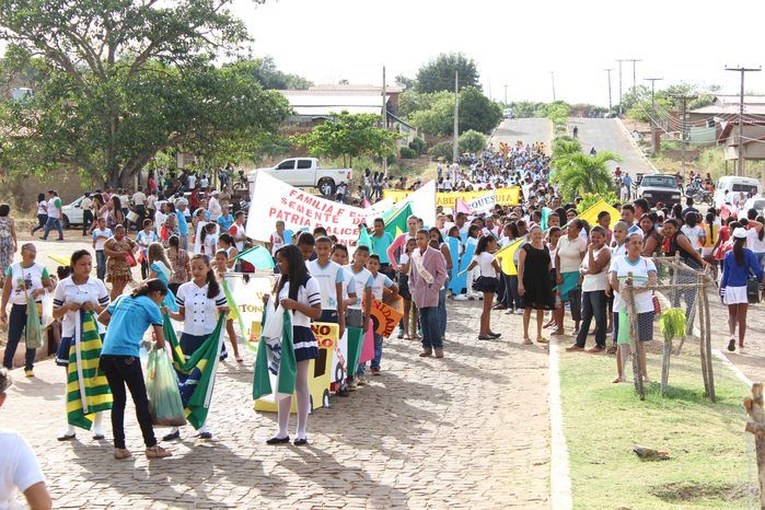 Desfile cívico de 7 de setembro reúne alunos e familiares e a comunidade em geral - Imagem 17