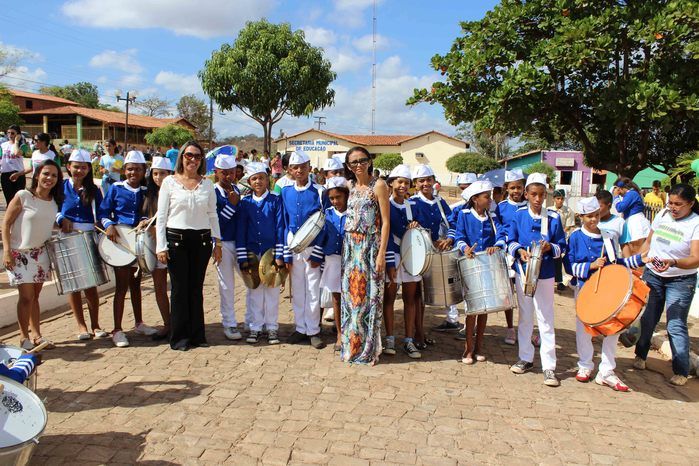 Desfile cívico de 7 de setembro reúne alunos e familiares e a comunidade em geral - Imagem 261