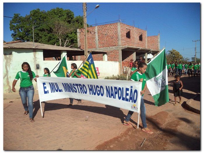 Escola Ministro Hugo Napoleão realiza Desfile Cívico Alusivo ao 7 de Setembro - Imagem 2