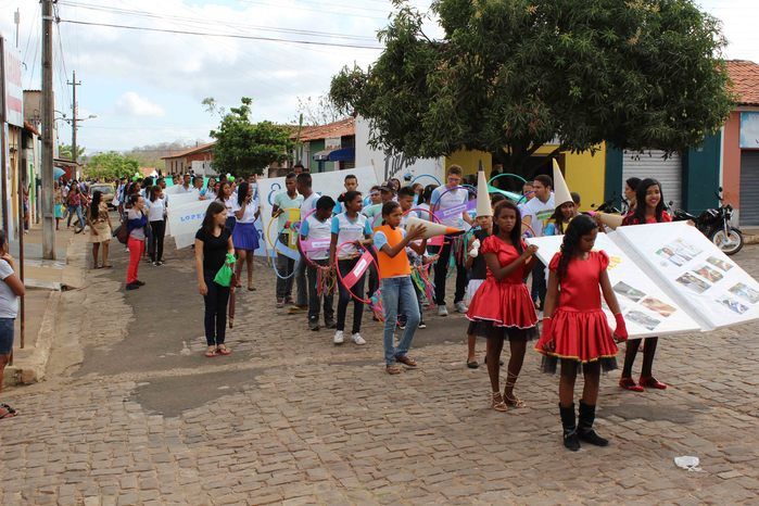 Desfile cívico de 7 de setembro reúne alunos e familiares e a comunidade em geral - Imagem 177