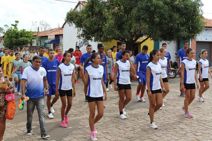 Desfile cívico de 7 de setembro reúne alunos e familiares e a comunidade em geral - Imagem 185