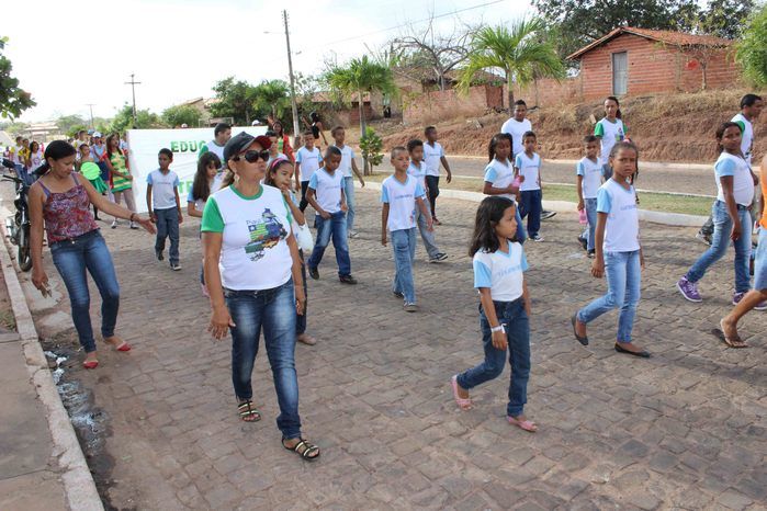 Desfile cívico de 7 de setembro reúne alunos e familiares e a comunidade em geral - Imagem 73