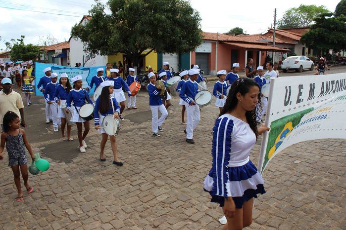 Desfile cívico de 7 de setembro reúne alunos e familiares e a comunidade em geral - Imagem 173