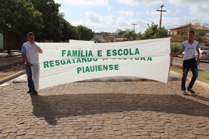 Desfile cívico de 7 de setembro reúne alunos e familiares e a comunidade em geral - Imagem 59