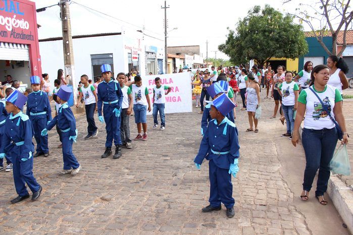 Desfile cívico de 7 de setembro reúne alunos e familiares e a comunidade em geral - Imagem 164