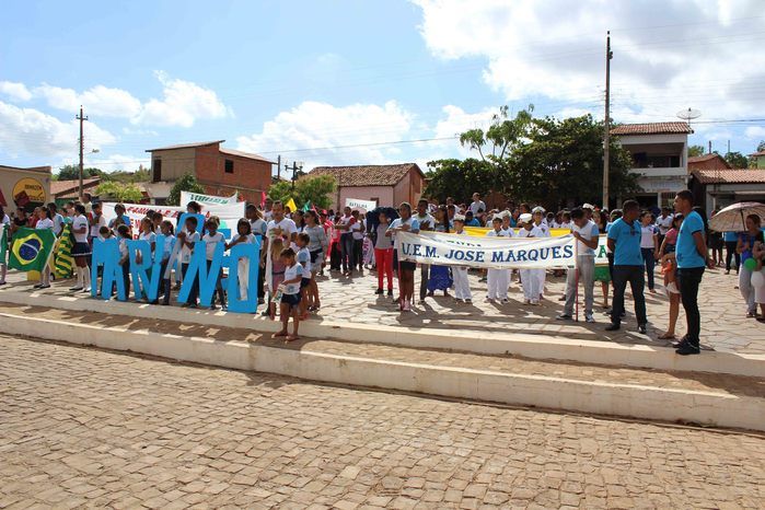Desfile cívico de 7 de setembro reúne alunos e familiares e a comunidade em geral - Imagem 225