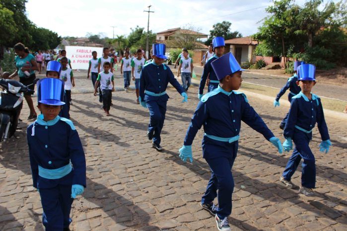 Desfile cívico de 7 de setembro reúne alunos e familiares e a comunidade em geral - Imagem 63