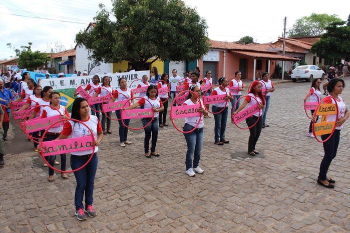 Desfile cívico de 7 de setembro reúne alunos e familiares e a comunidade em geral - Imagem 172