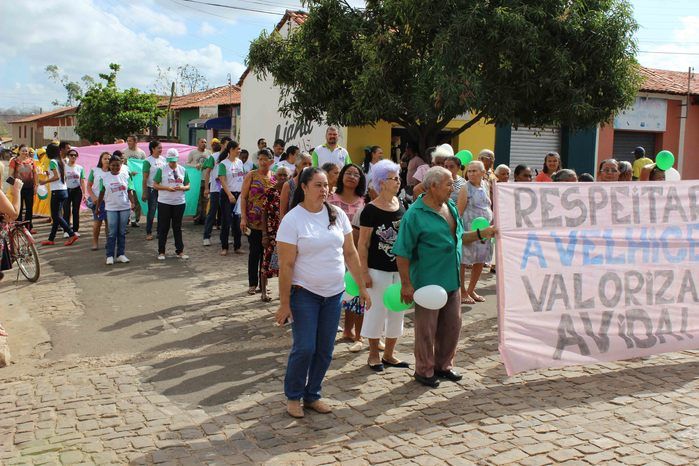 Desfile cívico de 7 de setembro reúne alunos e familiares e a comunidade em geral - Imagem 188