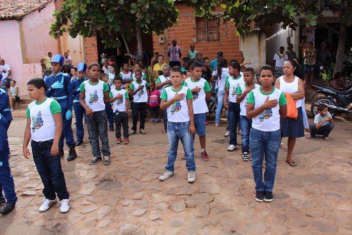 Desfile cívico de 7 de setembro reúne alunos e familiares e a comunidade em geral - Imagem 242