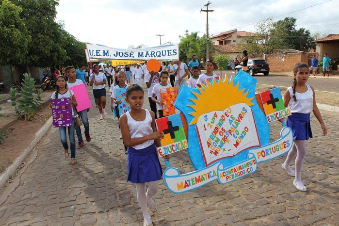 Desfile cívico de 7 de setembro reúne alunos e familiares e a comunidade em geral - Imagem 49