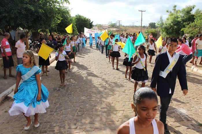 Desfile cívico de 7 de setembro reúne alunos e familiares e a comunidade em geral - Imagem 30