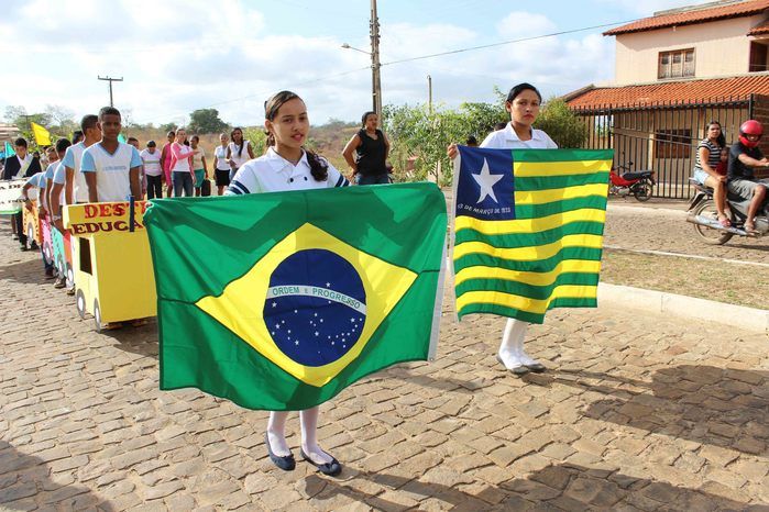Desfile cívico de 7 de setembro reúne alunos e familiares e a comunidade em geral - Imagem 23