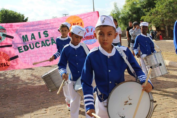 Desfile cívico de 7 de setembro reúne alunos e familiares e a comunidade em geral - Imagem 41