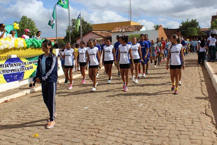 Desfile cívico de 7 de setembro reúne alunos e familiares e a comunidade em geral - Imagem 207