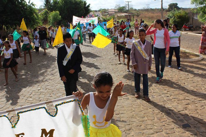 Desfile cívico de 7 de setembro reúne alunos e familiares e a comunidade em geral - Imagem 29