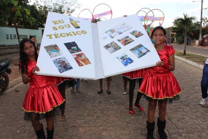 Desfile cívico de 7 de setembro reúne alunos e familiares e a comunidade em geral - Imagem 90