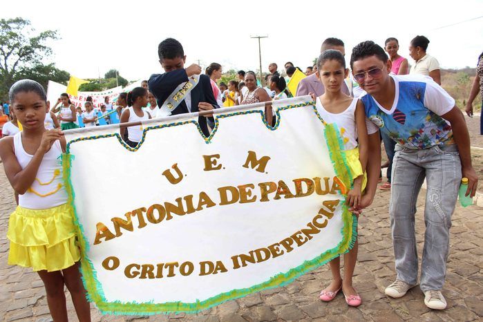 Desfile cívico de 7 de setembro reúne alunos e familiares e a comunidade em geral - Imagem 7