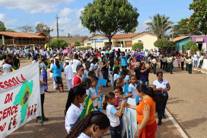 Desfile cívico de 7 de setembro reúne alunos e familiares e a comunidade em geral - Imagem 221