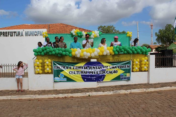 Desfile cívico de 7 de setembro reúne alunos e familiares e a comunidade em geral - Imagem 194