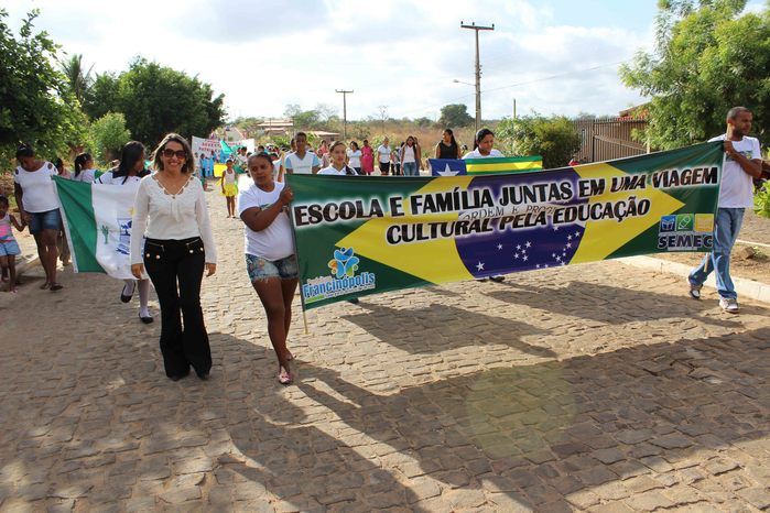 Desfile cívico de 7 de setembro reúne alunos e familiares e a comunidade em geral - Imagem 26