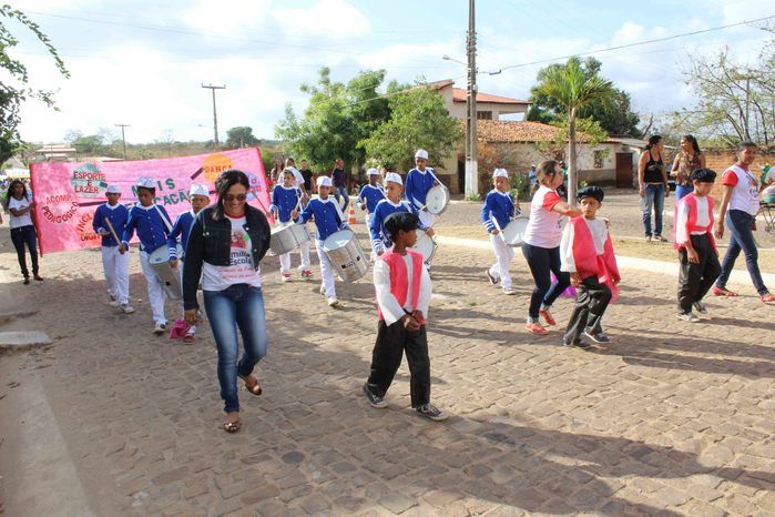 Desfile cívico de 7 de setembro reúne alunos e familiares e a comunidade em geral - Imagem 40
