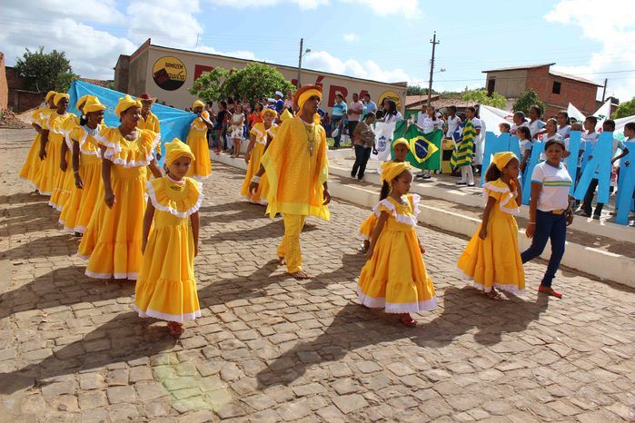 Desfile cívico de 7 de setembro reúne alunos e familiares e a comunidade em geral - Imagem 211
